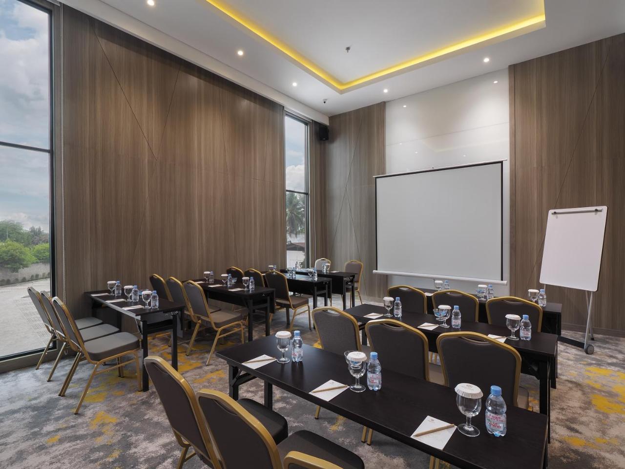 Arosa Hotel Джакарта Екстериор снимка